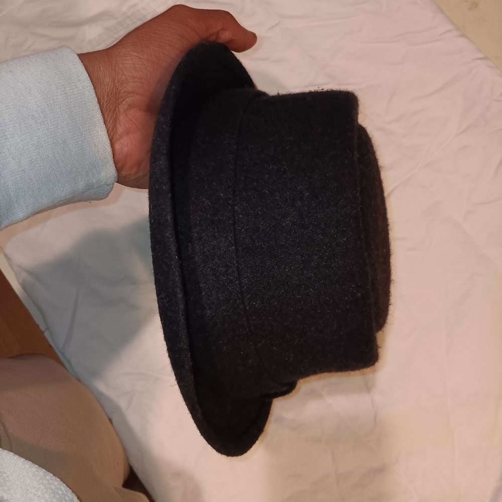 Hat - Picture 3 of 7